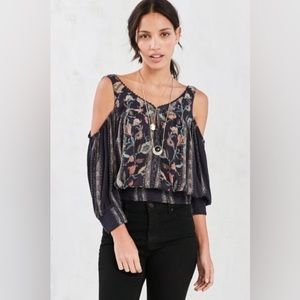 BNWOT urban outfitters ecote tabby modern cold shoulder navy blue top